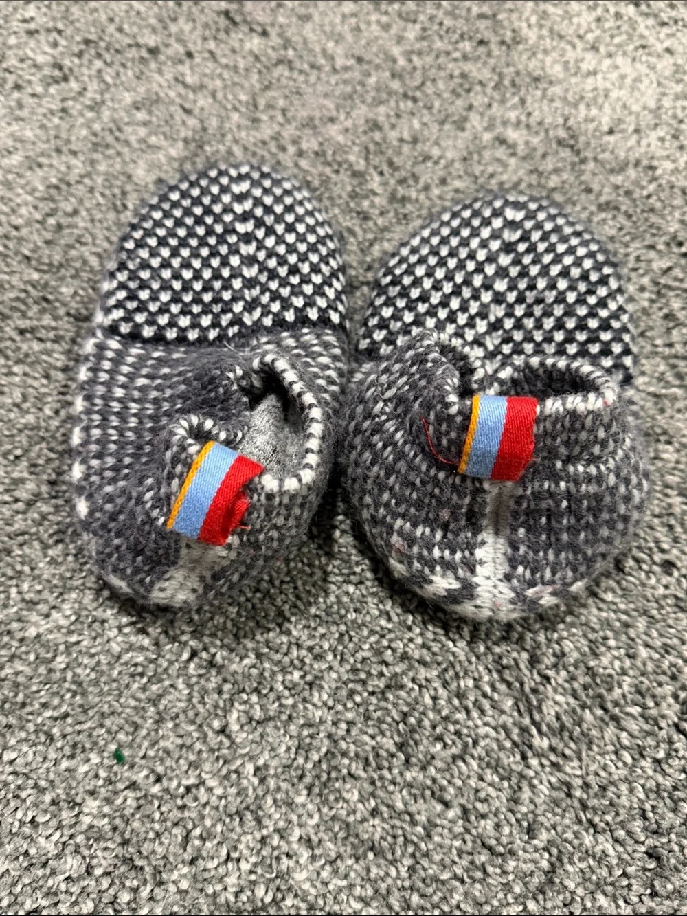 Bombas Gray & White Baby Slipper Socks with Red & Blue Heel Tabs